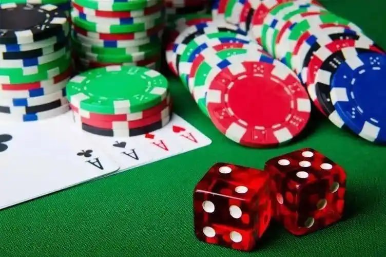 Interface aplikasi mobile keraton togel dengan live studio casino dan sportsbook
